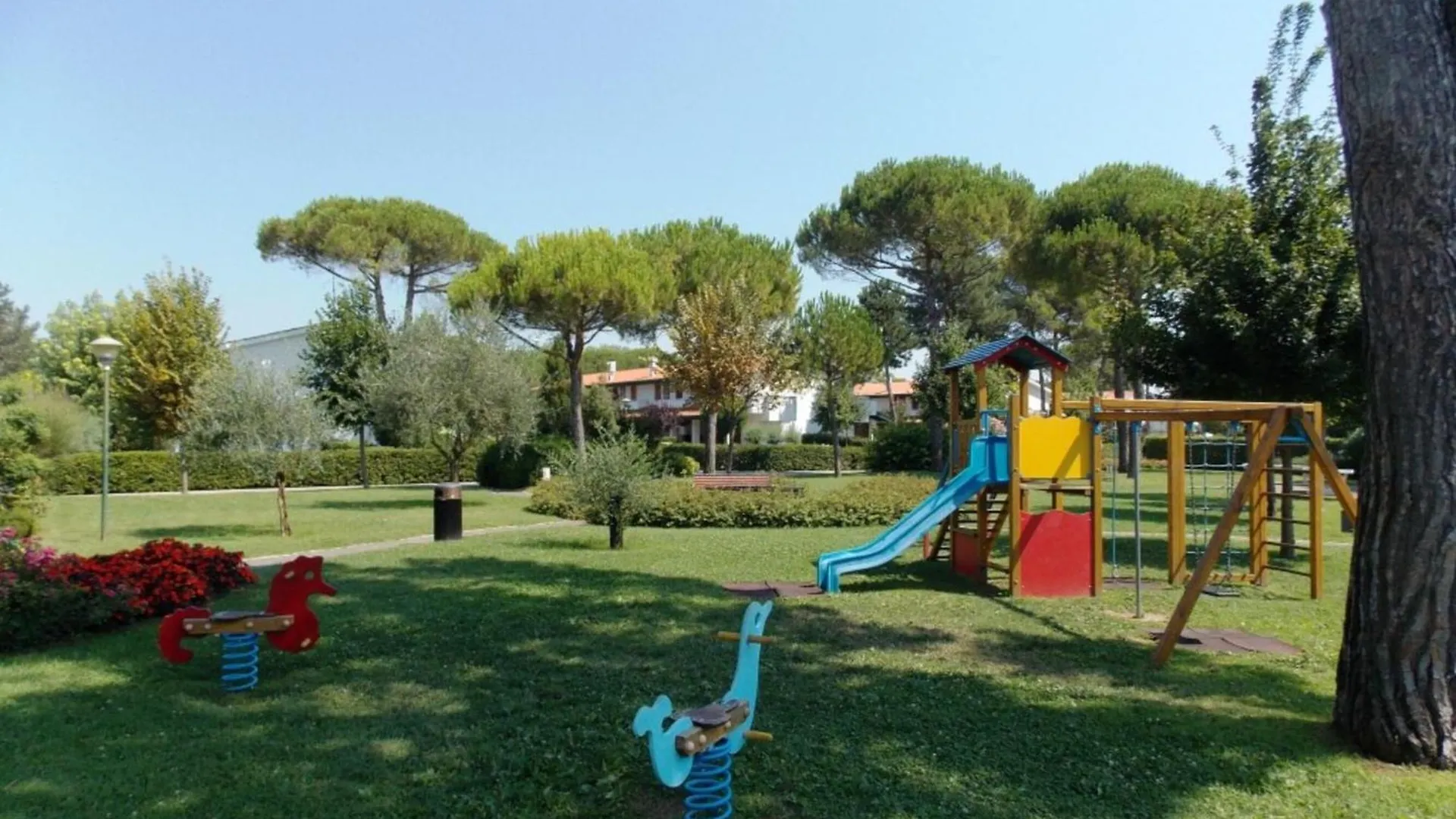 Cozy Townhouse With Pool And Garden Apartment Bibione