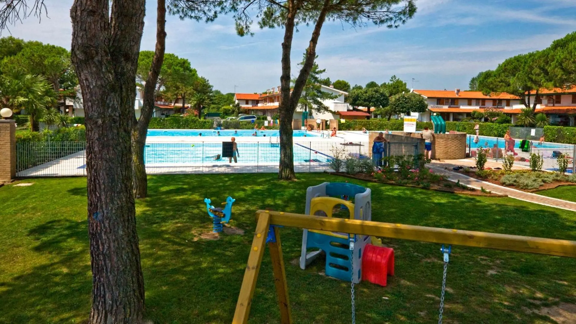Cozy Townhouse With Pool And Garden Apartment Bibione