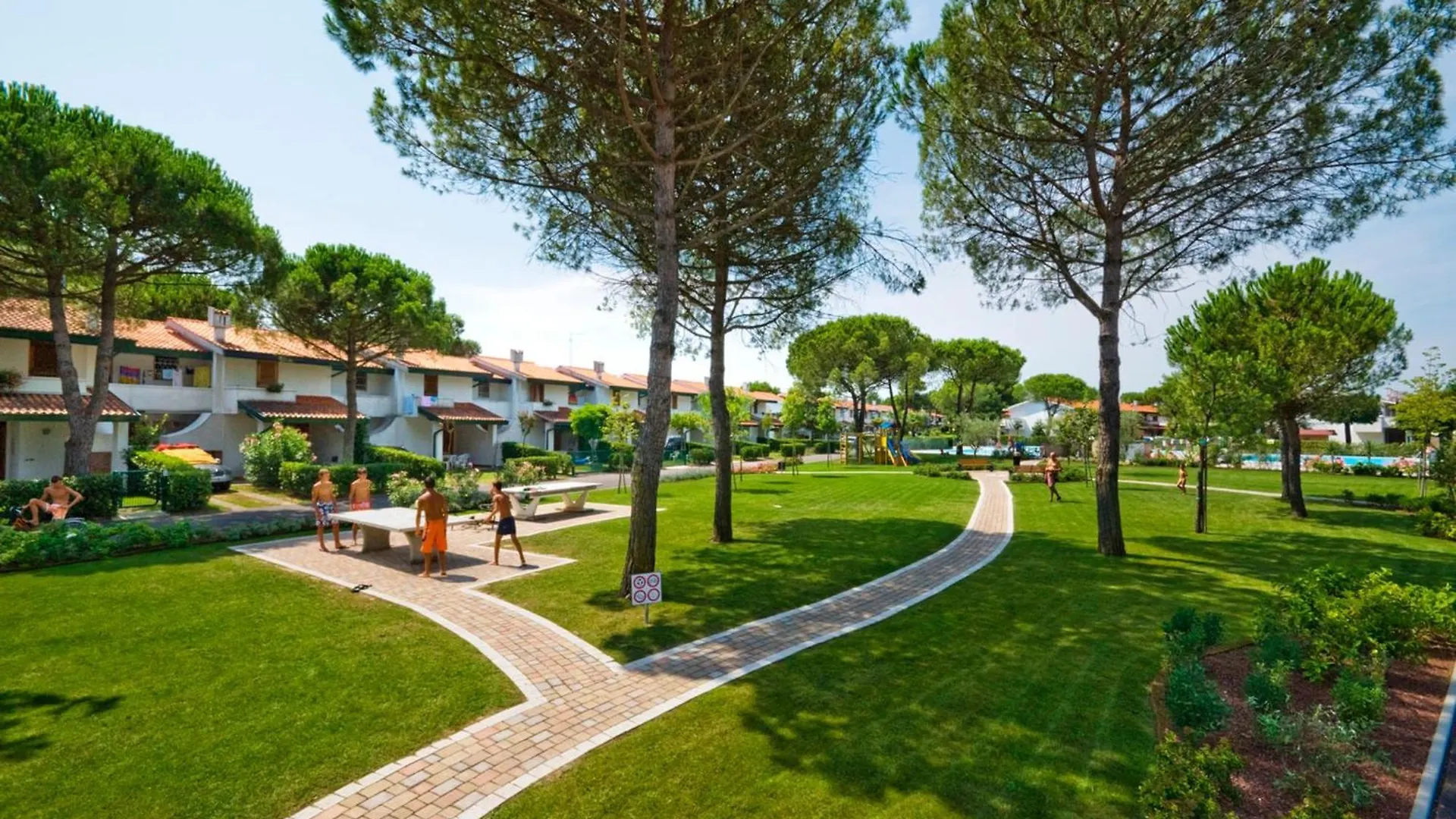 Cozy Townhouse With Pool And Garden Apartment Bibione 0*,