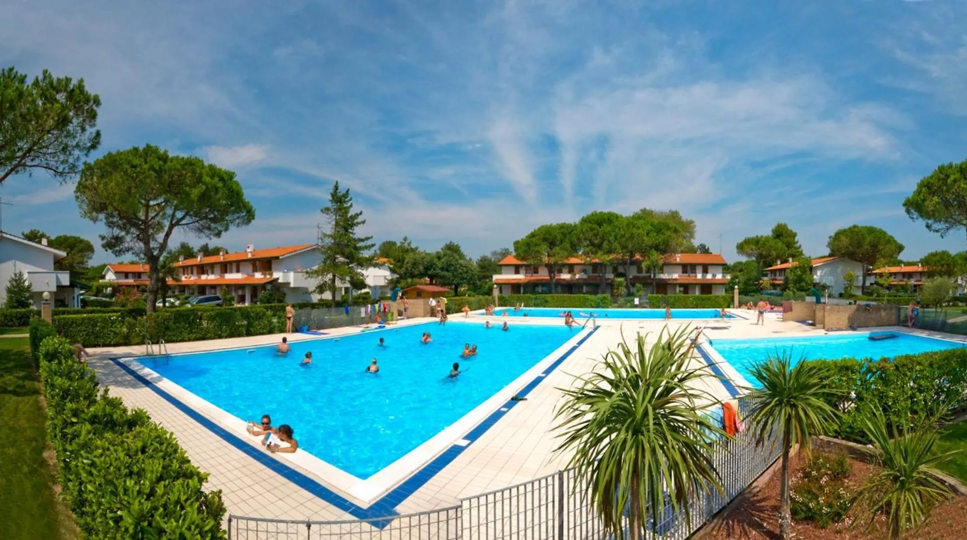 Cozy Townhouse With Pool And Garden Apartment Bibione