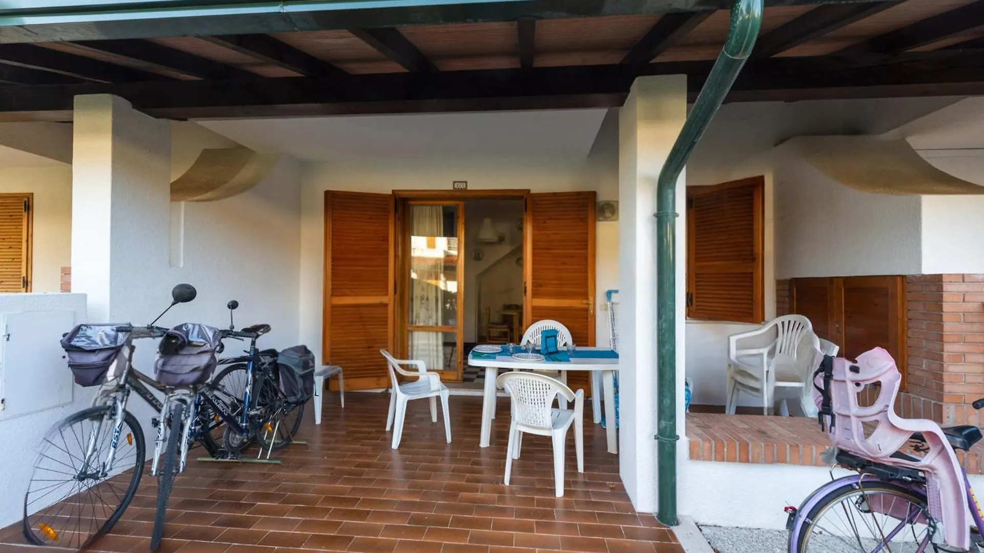 Cozy Townhouse With Pool And Garden Apartment Bibione Italy
